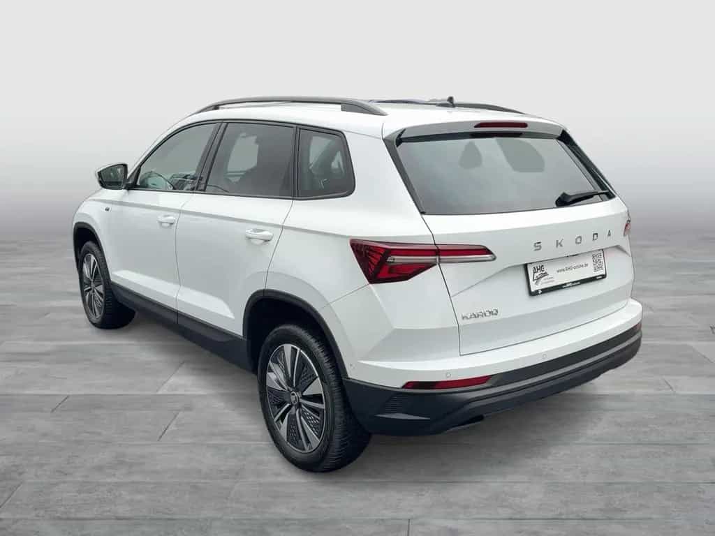 Skoda Karoq 1.5 TSI DSG Tour Anhängerkupplung LED Navi 07/2025-photo-3