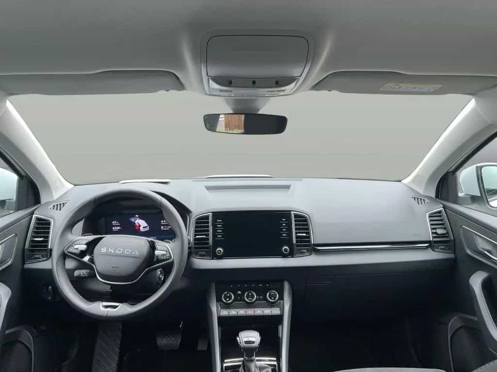 Skoda Karoq 1.5 TSI DSG Tour Anhängerkupplung LED Navi 07/2025-photo-7