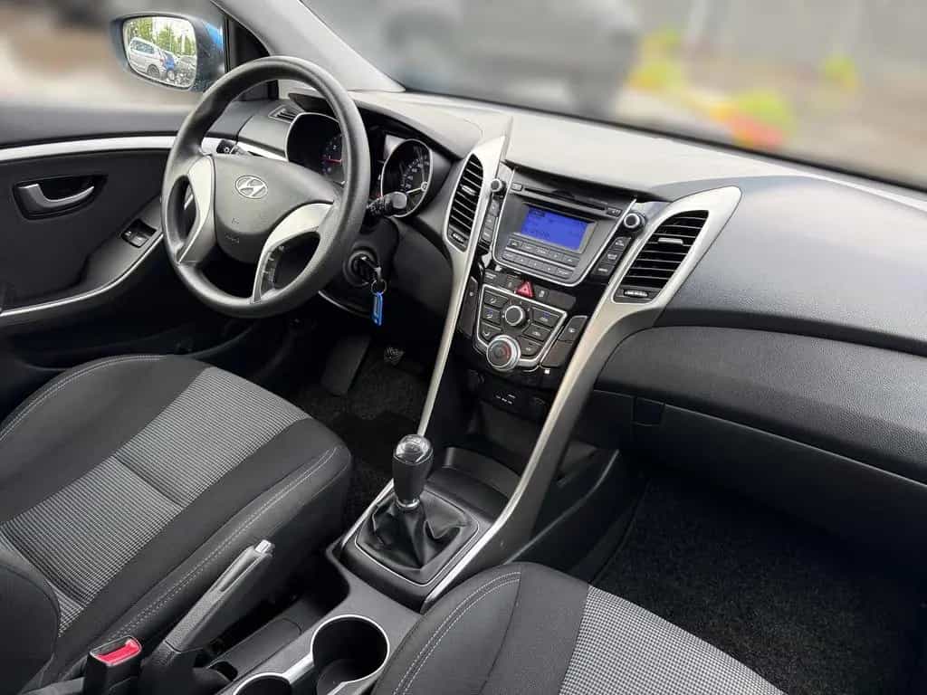 Hyundai i30 1.4 Classic blue Klima USB AUX PDC 11/2015-photo-13