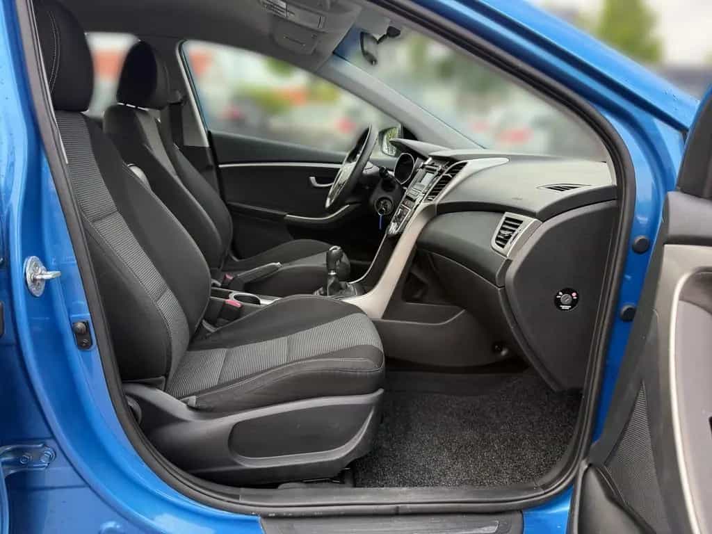 Hyundai i30 1.4 Classic blue Klima USB AUX PDC 11/2015-photo-14