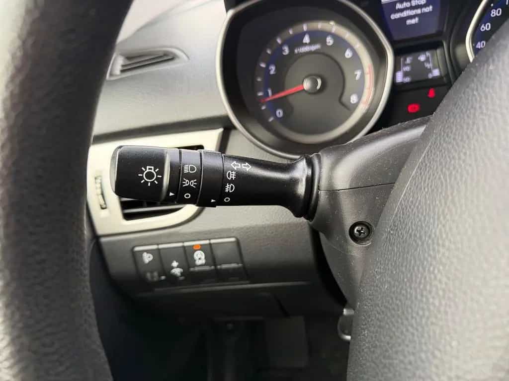 Hyundai i30 1.4 Classic blue Klima USB AUX PDC 11/2015-photo-19