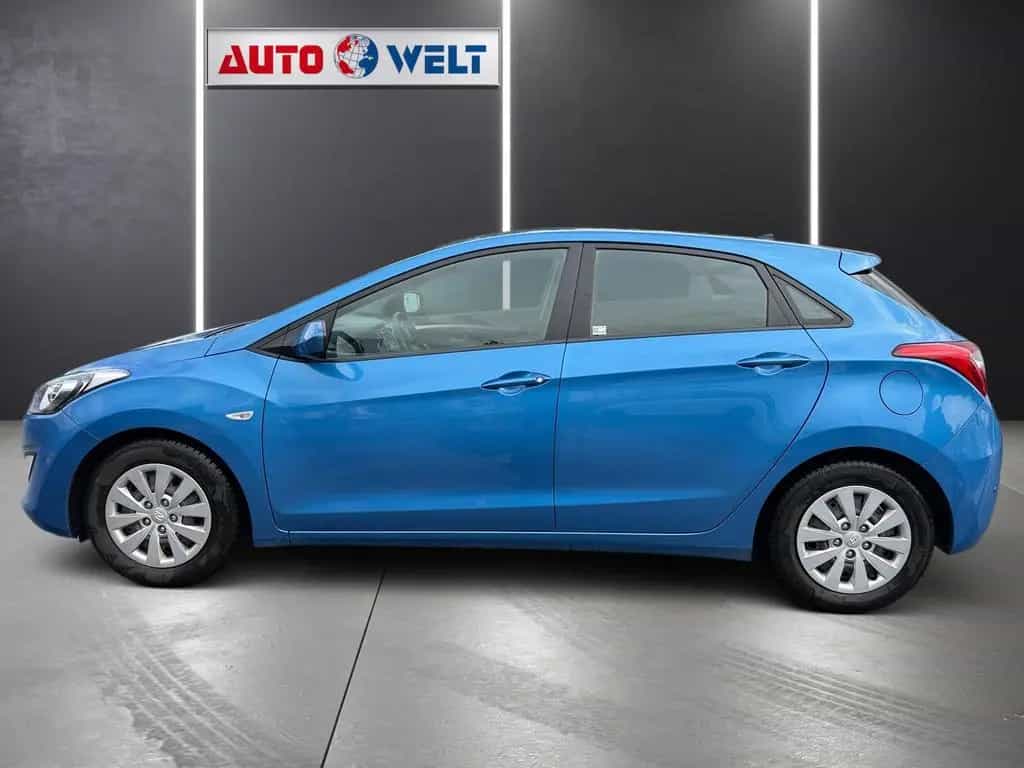 Hyundai i30 1.4 Classic blue Klima USB AUX PDC 11/2015-photo-5