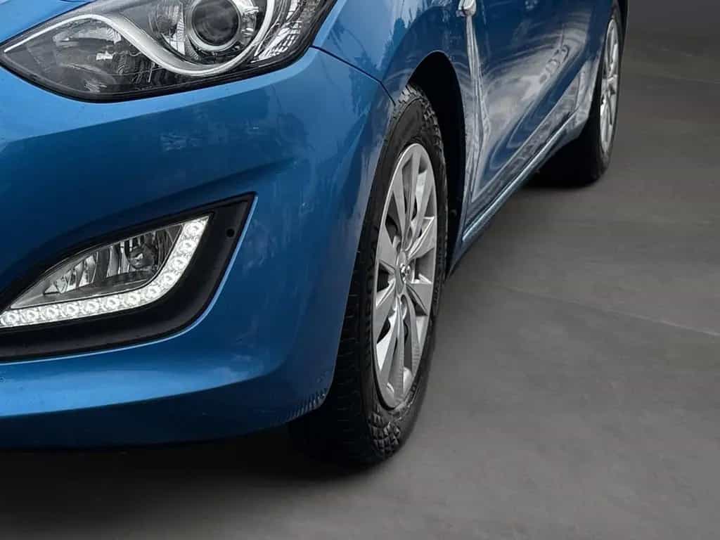 Hyundai i30 1.4 Classic blue Klima USB AUX PDC 11/2015-photo-7