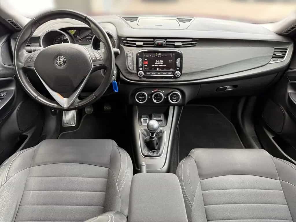 Alfa Romeo Giulietta 1.4 Basis Klimaaut. Navi Tempomat PDC 10/2017-photo-11