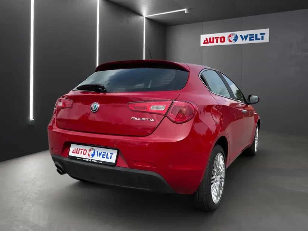 Alfa Romeo Giulietta 1.4 Basis Klimaaut. Navi Tempomat PDC 10/2017-photo-3