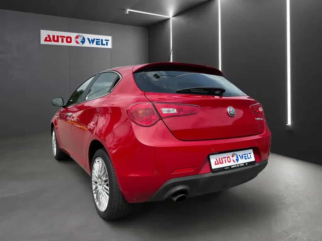 Alfa Romeo Giulietta 1.4 Basis Klimaaut. Navi Tempomat PDC 10/2017-photo-4