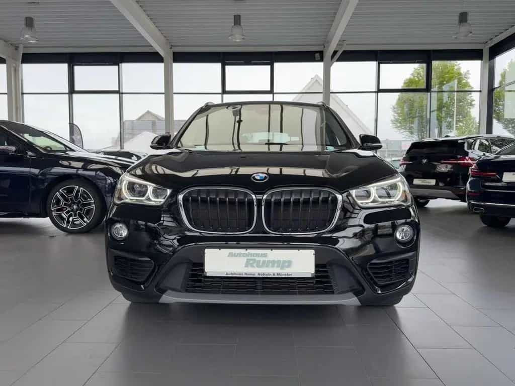 BMW X1 sDrive 18i Automatik /Sitzheizung 08/2018-photo-1