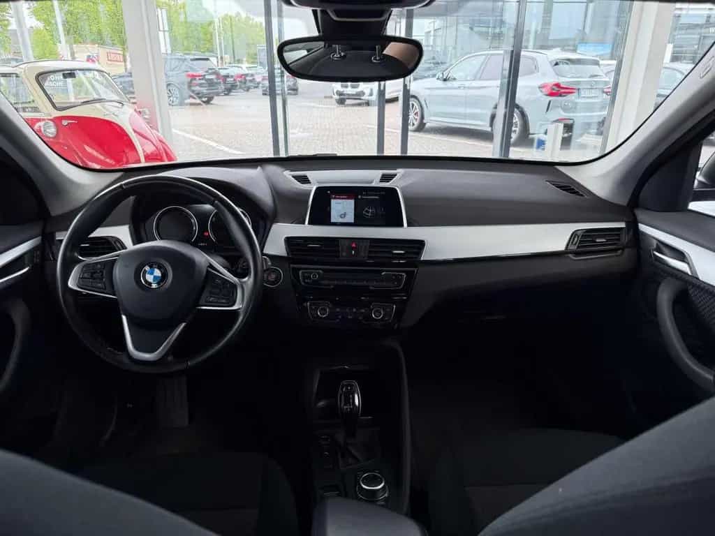 BMW X1 sDrive 18i Automatik /Sitzheizung 08/2018-photo-12