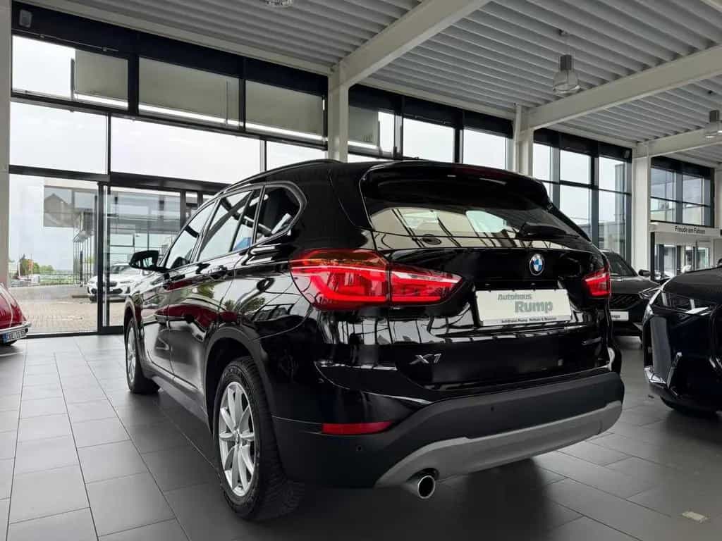 BMW X1 sDrive 18i Automatik /Sitzheizung 08/2018-photo-4