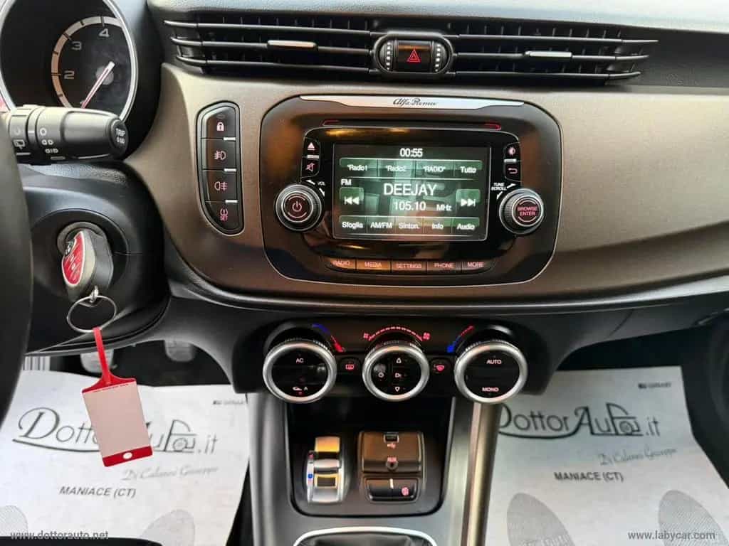 Alfa Romeo Giulietta ALFA ROMEO Giulietta 1.6 JTDm-2 105 CV Exclusive 04/2015-photo-11