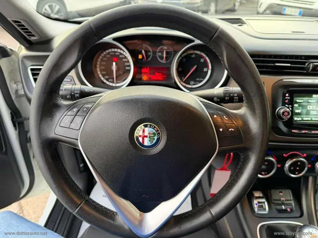 Alfa Romeo Giulietta ALFA ROMEO Giulietta 1.6 JTDm-2 105 CV Exclusive 04/2015-photo-13