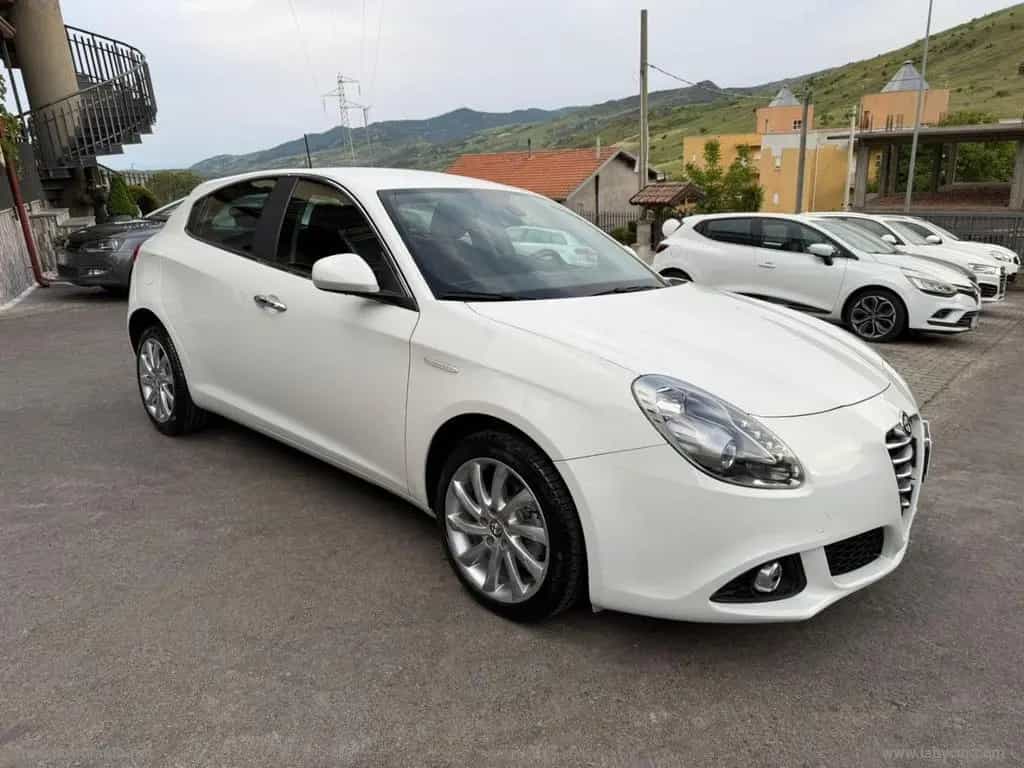 Alfa Romeo Giulietta ALFA ROMEO Giulietta 1.6 JTDm-2 105 CV Exclusive 04/2015-photo-3