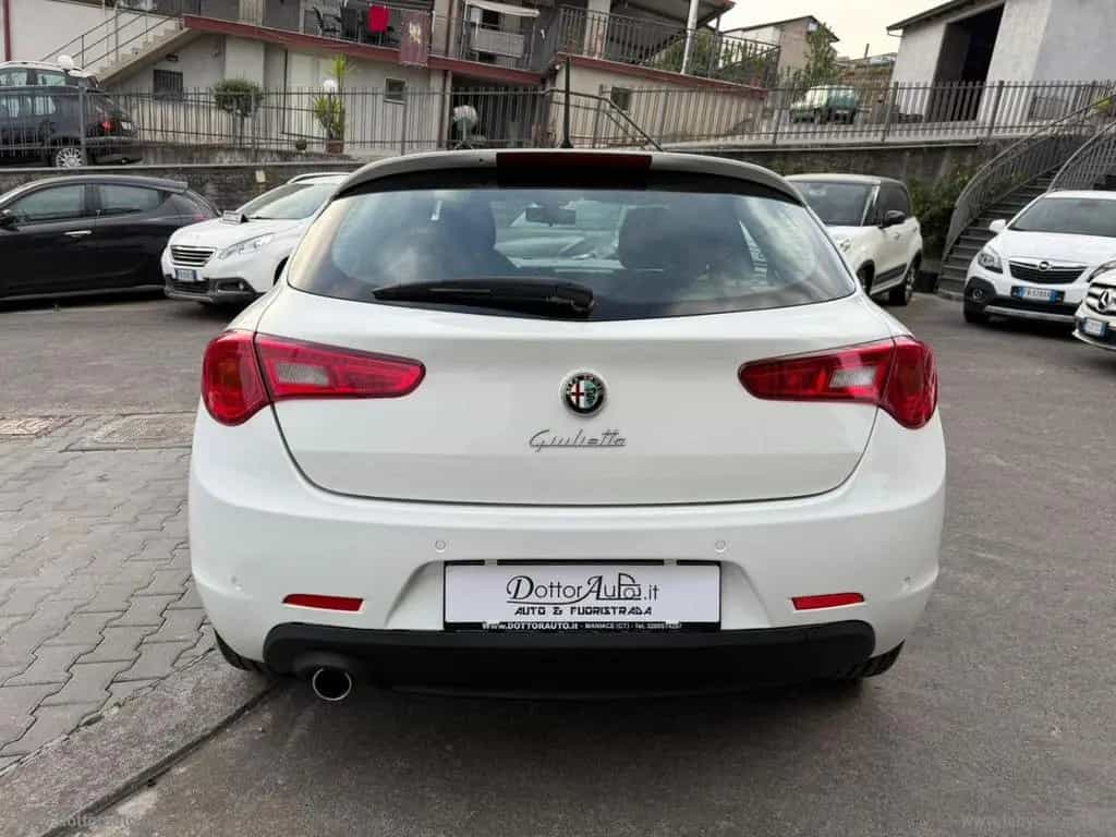 Alfa Romeo Giulietta ALFA ROMEO Giulietta 1.6 JTDm-2 105 CV Exclusive 04/2015-photo-4