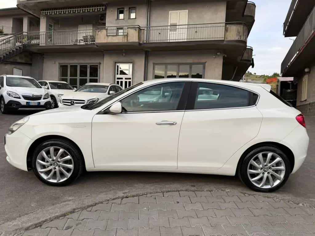 Alfa Romeo Giulietta ALFA ROMEO Giulietta 1.6 JTDm-2 105 CV Exclusive 04/2015-photo-5