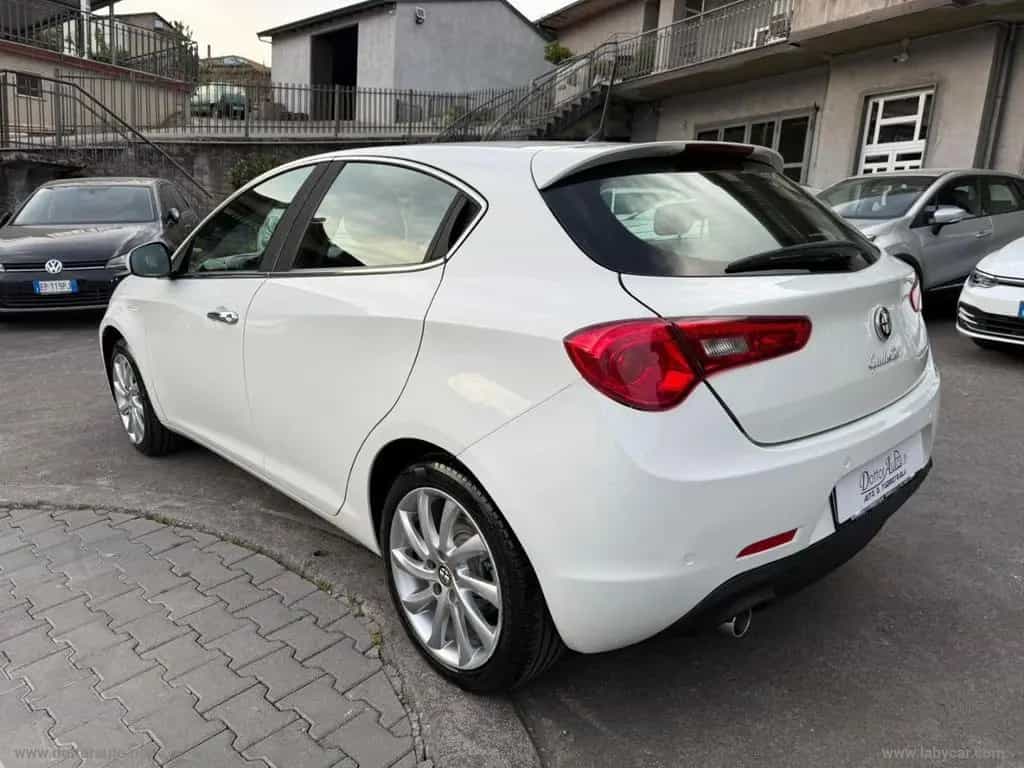 Alfa Romeo Giulietta ALFA ROMEO Giulietta 1.6 JTDm-2 105 CV Exclusive 04/2015-photo-6