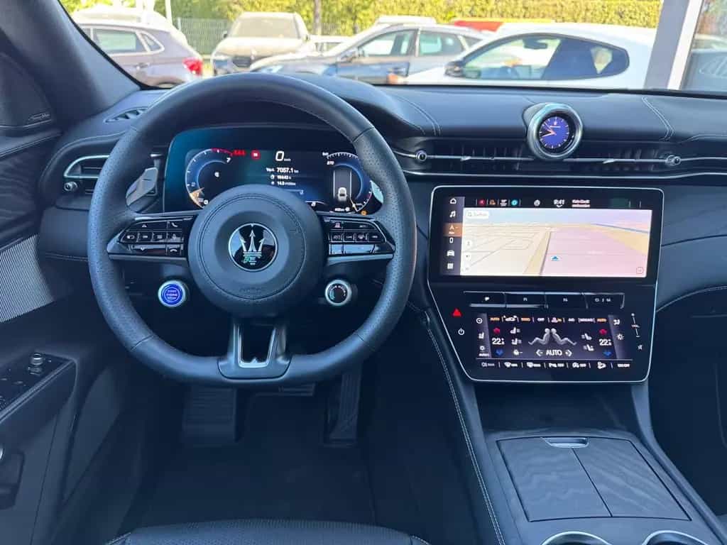Maserati Grecale GT*NAVI*MATRIX*PANO*KAMERA*ACC*20ZOLL* 10/2025-photo-16