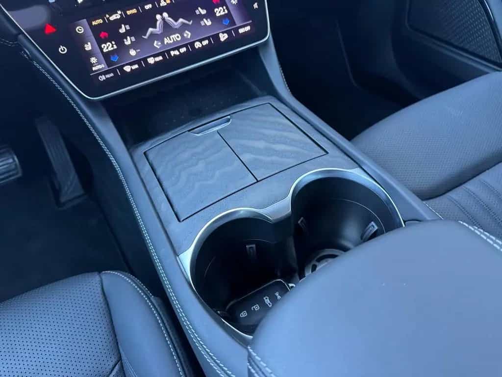 Maserati Grecale GT*NAVI*MATRIX*PANO*KAMERA*ACC*20ZOLL* 10/2025-photo-17