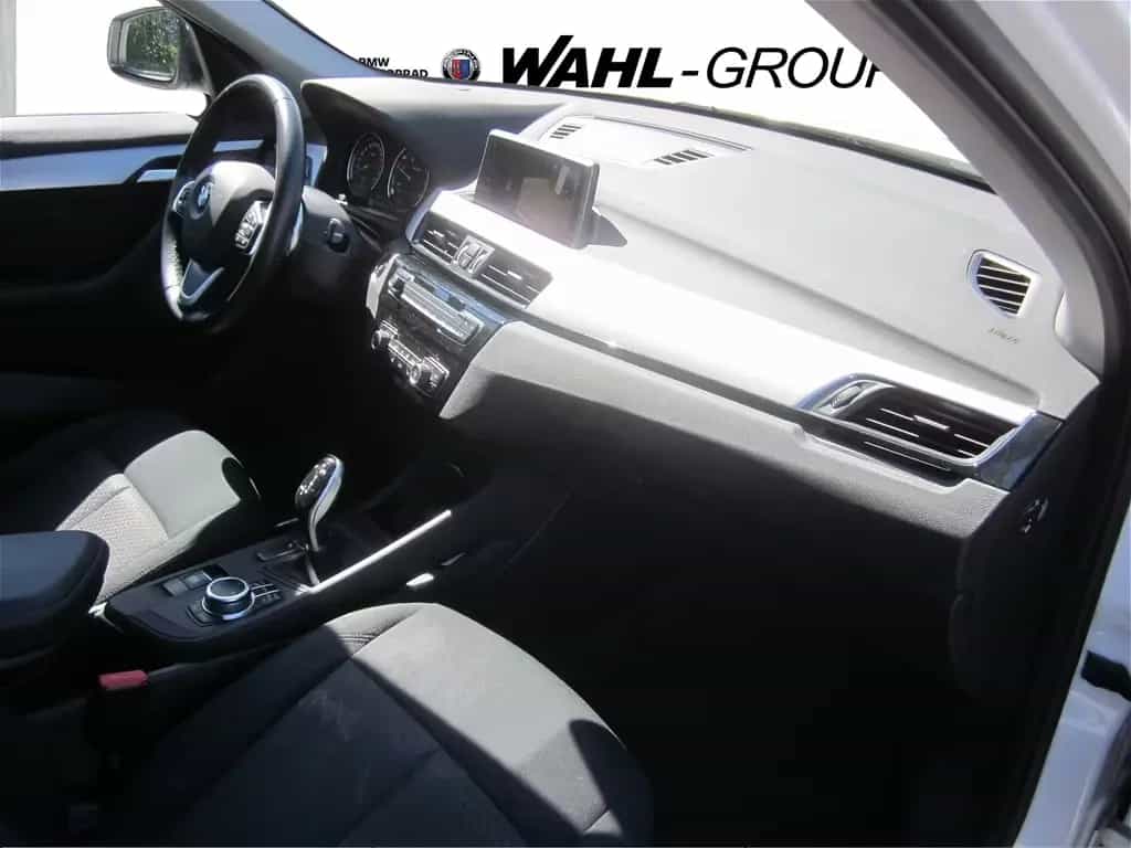 BMW X1 sDrive18d ADVANTAGE AUT NAVI PANO RFK GRA PDC 11/2020-photo-11