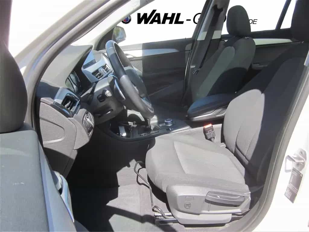 BMW X1 sDrive18d ADVANTAGE AUT NAVI PANO RFK GRA PDC 11/2020-photo-9