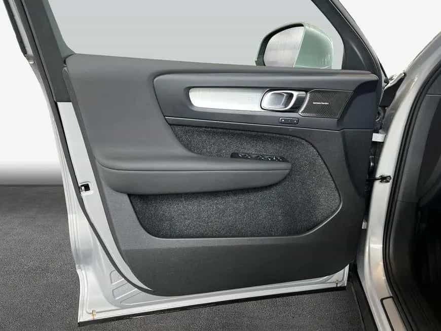 Volvo XC40 B4 Plus-Bright DKG PilotAssist BLIS LED Nav 03/2023-photo-14