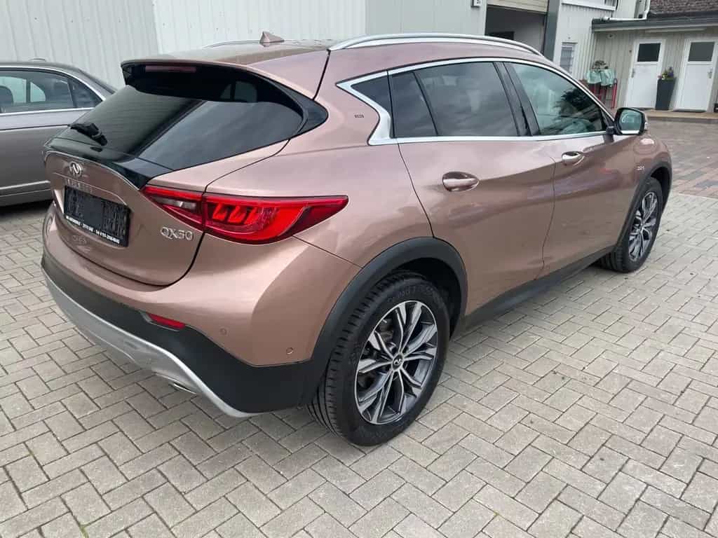 Infiniti QX30 2.2d DCT AWD Premium Tech 11/2016-photo-4