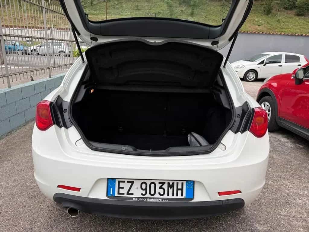 Alfa Romeo Giulietta 1.6 JTDm 05/2015-photo-10