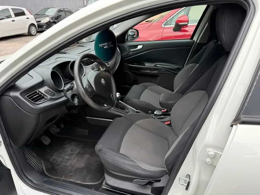 Alfa Romeo Giulietta 1.6 JTDm 05/2015-photo-8