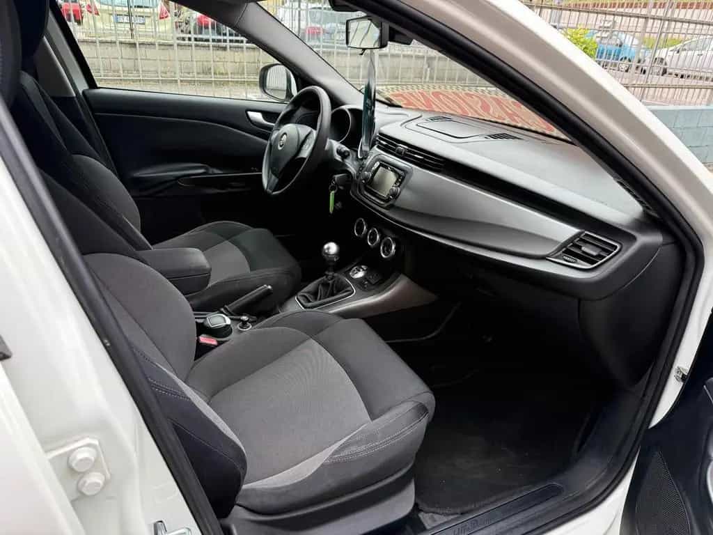 Alfa Romeo Giulietta 1.6 JTDm 05/2015-photo-9