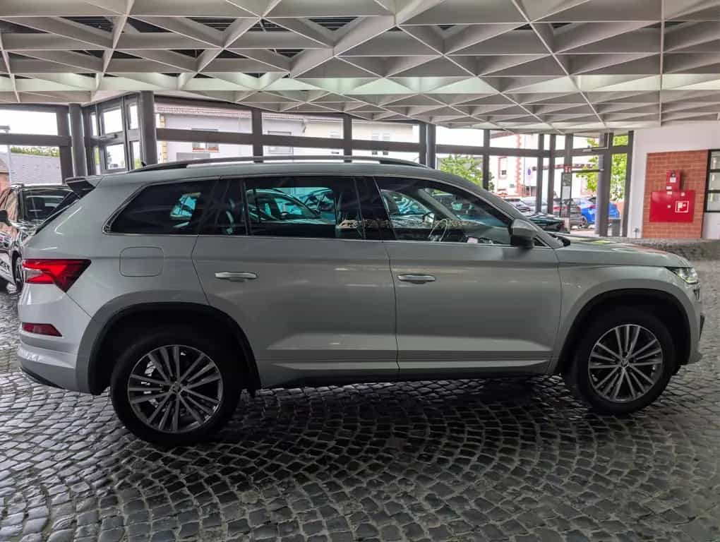 Skoda Kodiaq L&K 4x4 CANTON LEDER 360° ACC MEMO VIRT 02/2022-photo-8