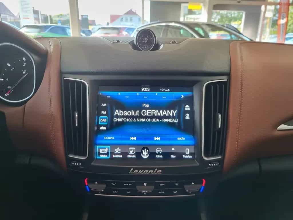 Maserati Levante 3.0 Turbo V6 "Premium Lackierung" Sound 01/2017-photo-17