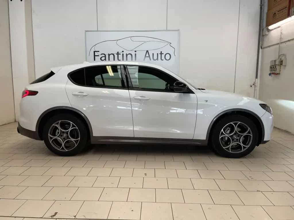 Alfa Romeo Stelvio Ti 2.2 Turbo Diesel Q4 210cv 07/2023-photo-1