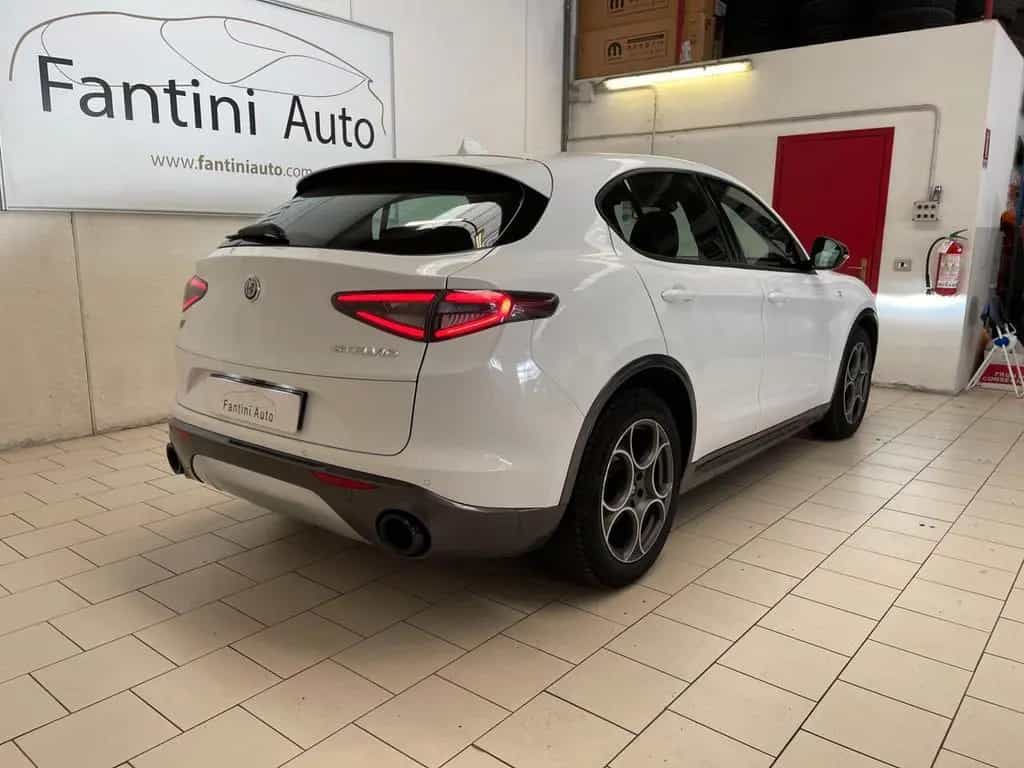 Alfa Romeo Stelvio Ti 2.2 Turbo Diesel Q4 210cv 07/2023-photo-2