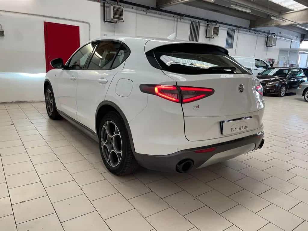 Alfa Romeo Stelvio Ti 2.2 Turbo Diesel Q4 210cv 07/2023-photo-4