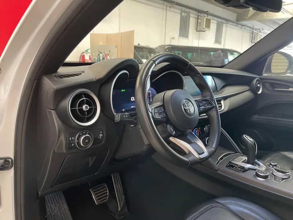 Alfa Romeo Stelvio Ti 2.2 Turbo Diesel Q4 210cv 07/2023-photo-9