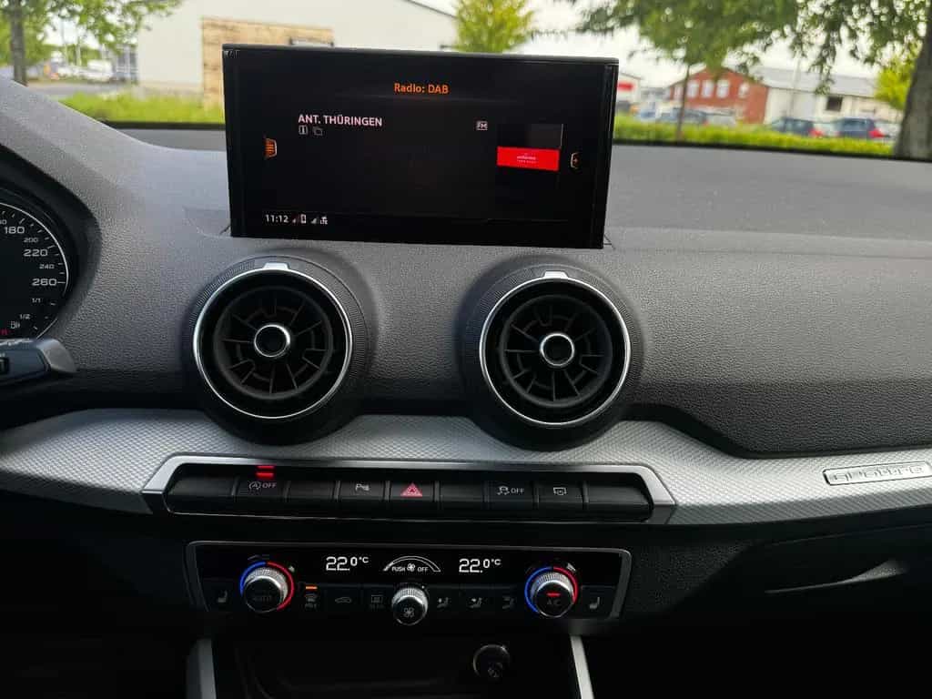 Audi Q2 35 TDI quattro S Tronic*LED*AHK*DAB*TEMP*KeyL 07/2020-photo-13