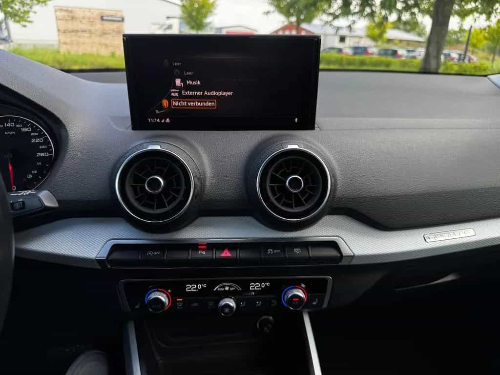 Audi Q2 35 TDI quattro S Tronic*LED*AHK*DAB*TEMP*KeyL 07/2020-photo-14