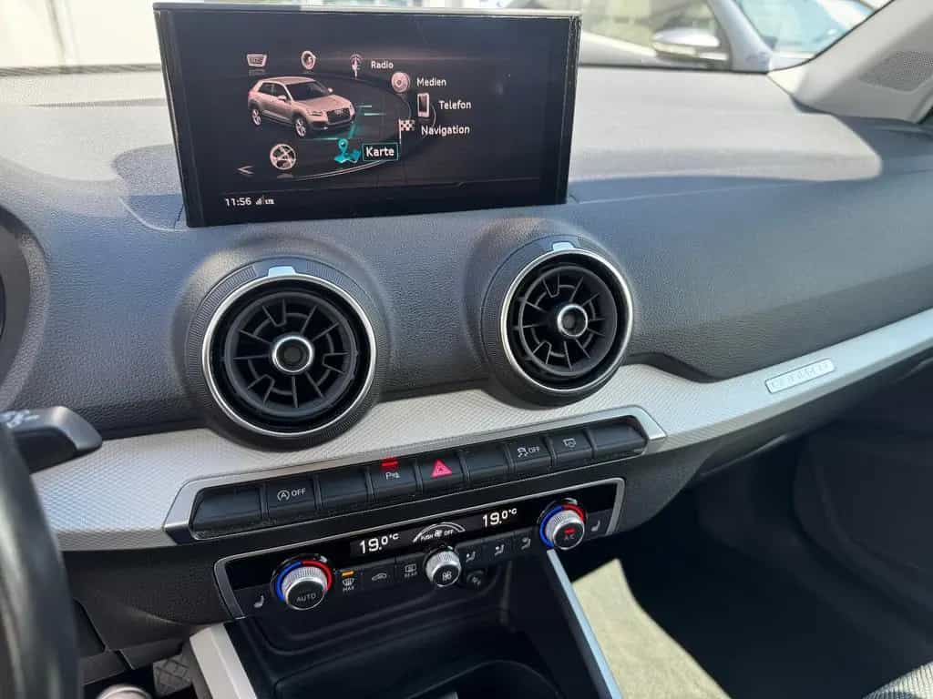 Audi Q2 35 TDI quattro S Tronic*LED*AHK*DAB*TEMP*KeyL 07/2020-photo-24