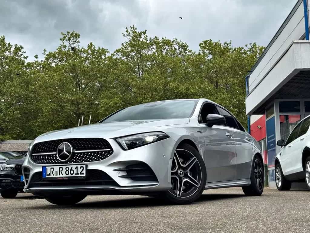 Mercedes-Benz A 250 Limo 4Matic AMG Line Leder/Navi/Burmester 07/2019-photo-0