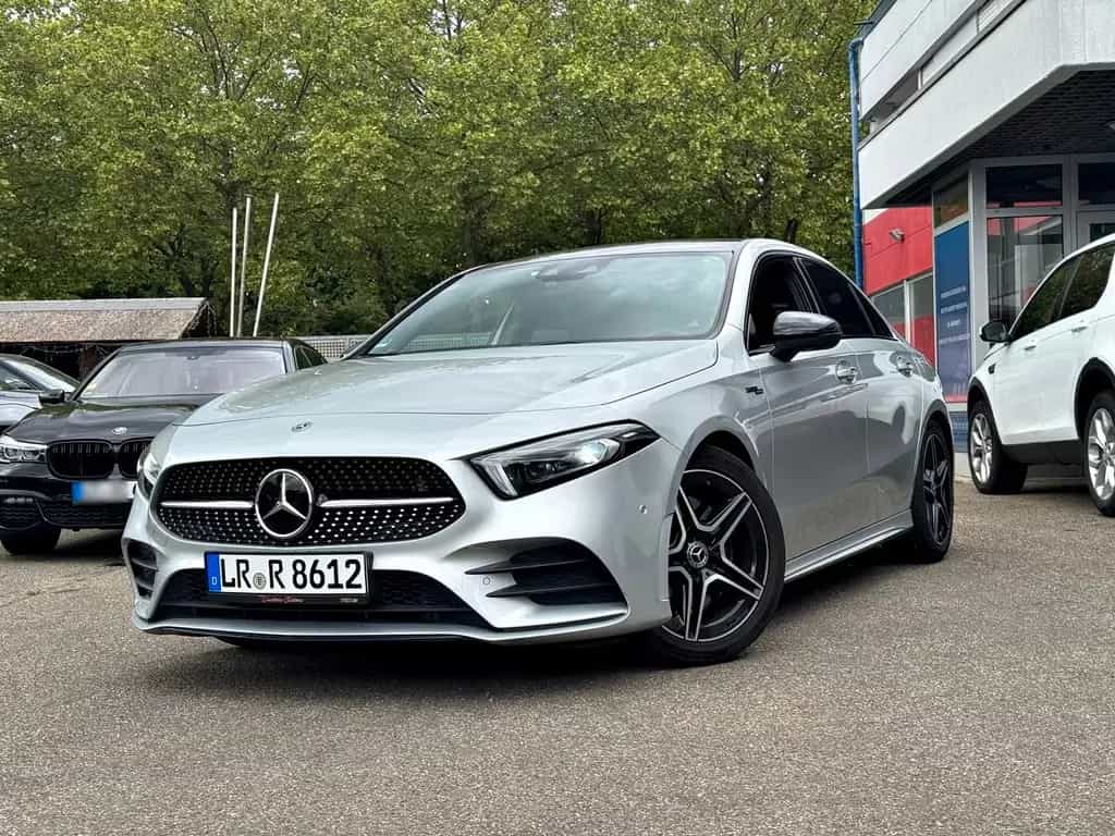 Mercedes-Benz A 250 Limo 4Matic AMG Line Leder/Navi/Burmester 07/2019-photo-1