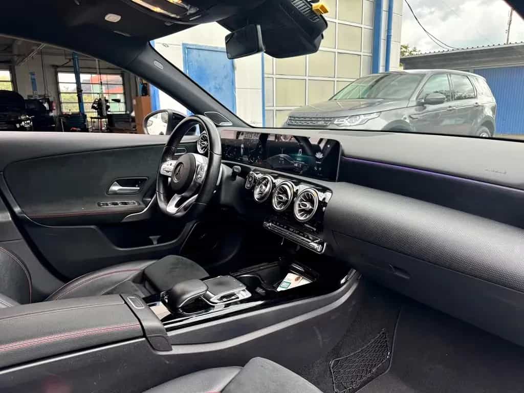 Mercedes-Benz A 250 Limo 4Matic AMG Line Leder/Navi/Burmester 07/2019-photo-17