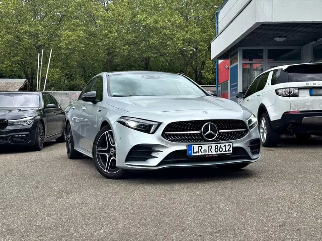 Mercedes-Benz A 250 Limo 4Matic AMG Line Leder/Navi/Burmester 07/2019-photo-3