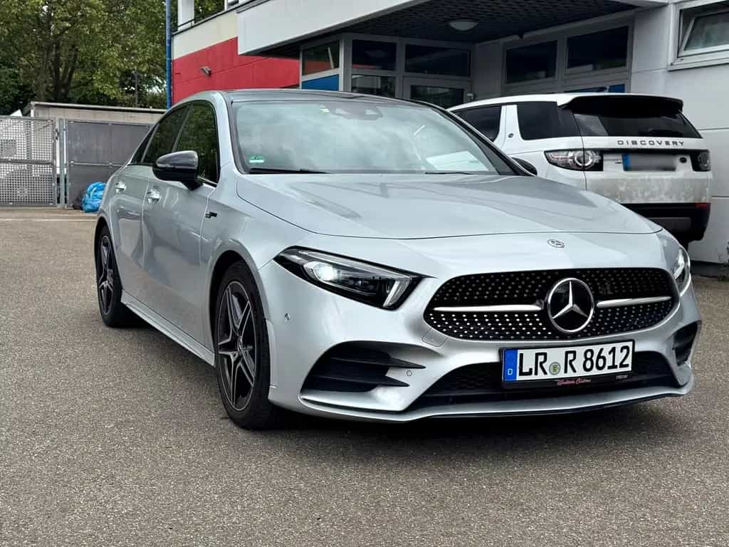 Mercedes-Benz A 250 Limo 4Matic AMG Line Leder/Navi/Burmester 07/2019-photo-4