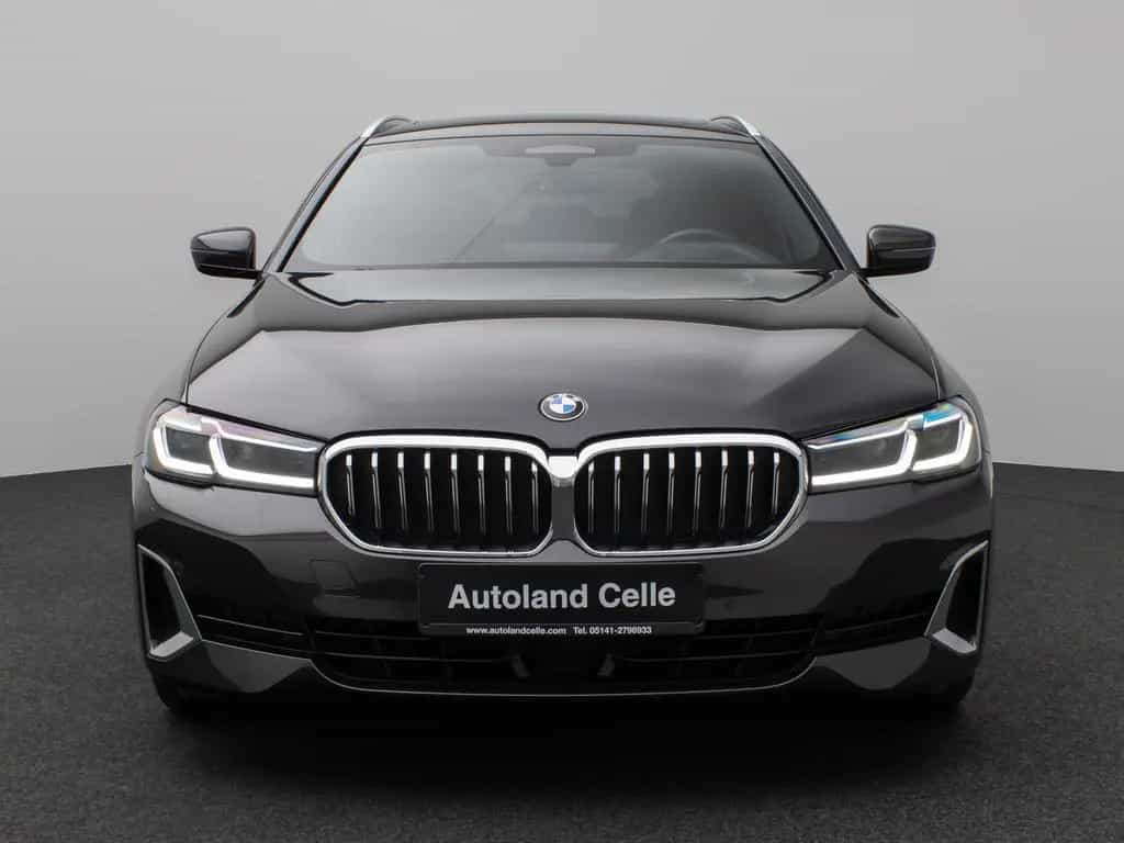 BMW 5 Series 540d xD LuxuryLine Panorama Laser Kamera HUD H/K 11/2022-photo-1