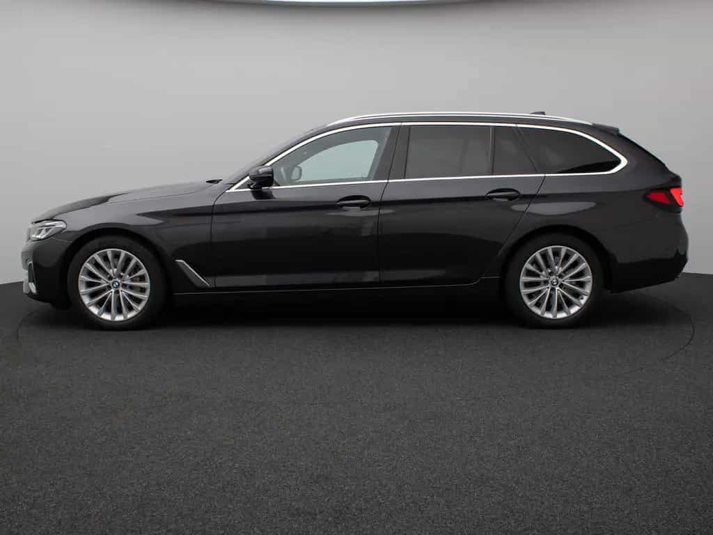 BMW 5 Series 540d xD LuxuryLine Panorama Laser Kamera HUD H/K 11/2022-photo-10