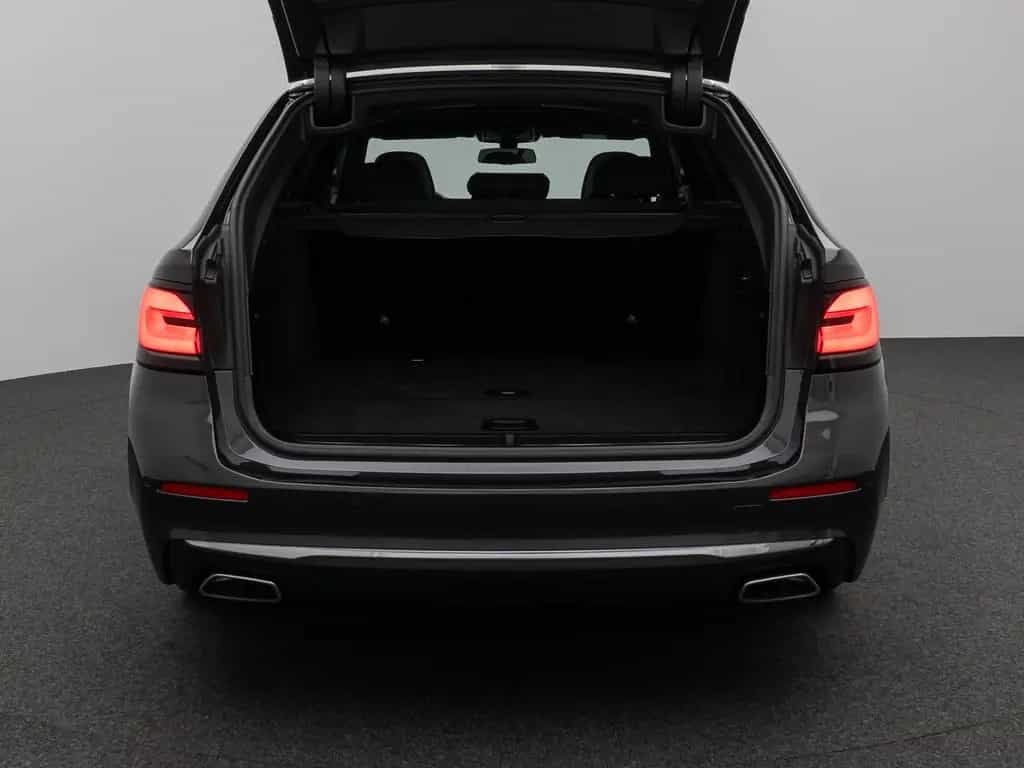 BMW 5 Series 540d xD LuxuryLine Panorama Laser Kamera HUD H/K 11/2022-photo-12