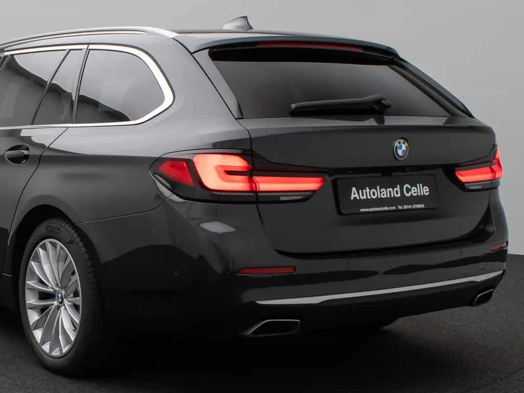 BMW 5 Series 540d xD LuxuryLine Panorama Laser Kamera HUD H/K 11/2022-photo-14