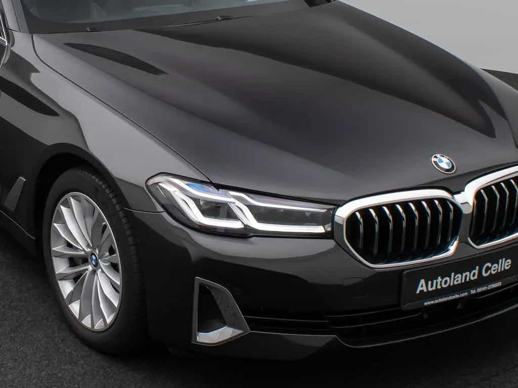BMW 5 Series 540d xD LuxuryLine Panorama Laser Kamera HUD H/K 11/2022-photo-17