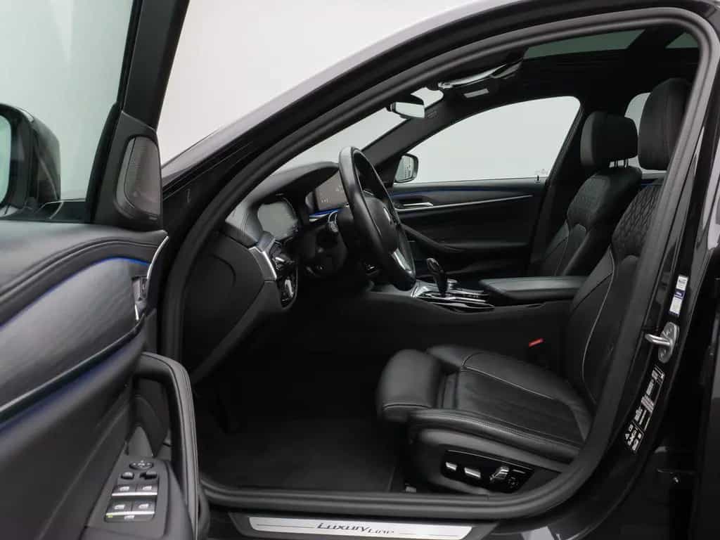 BMW 5 Series 540d xD LuxuryLine Panorama Laser Kamera HUD H/K 11/2022-photo-19