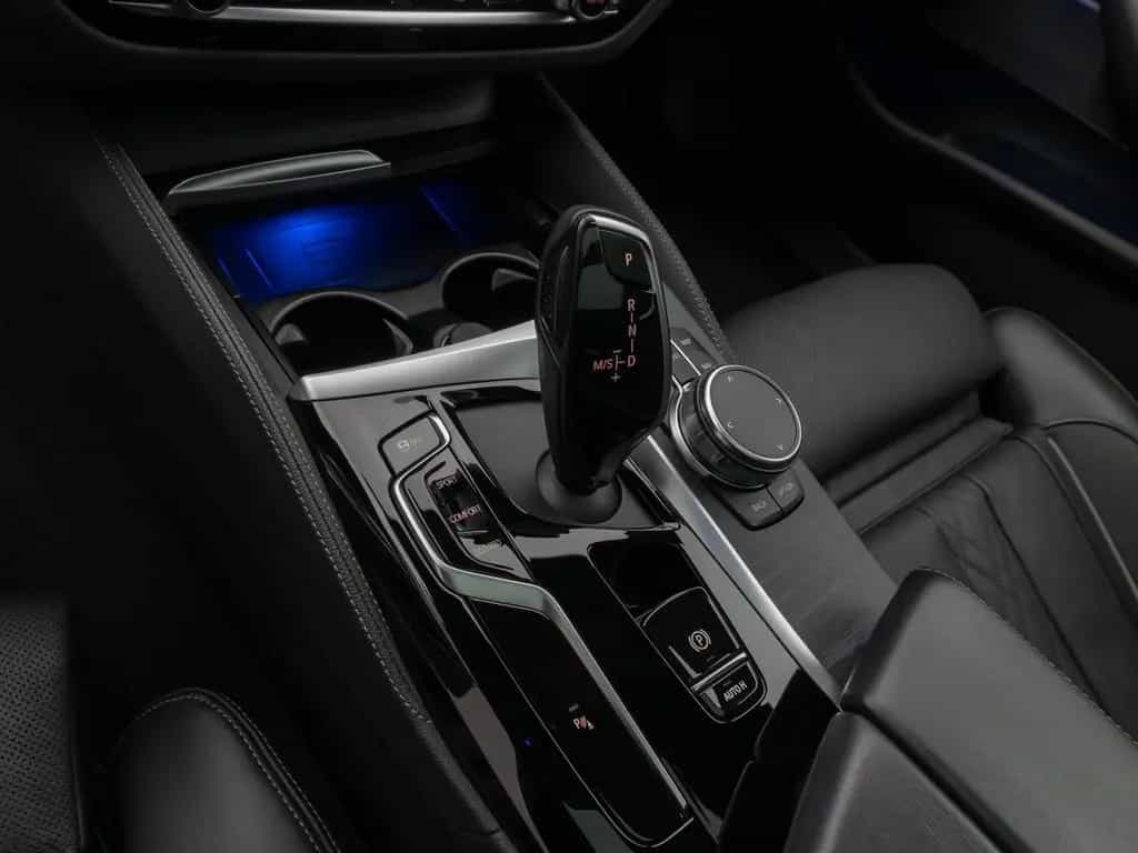 BMW 5 Series 540d xD LuxuryLine Panorama Laser Kamera HUD H/K 11/2022-photo-22