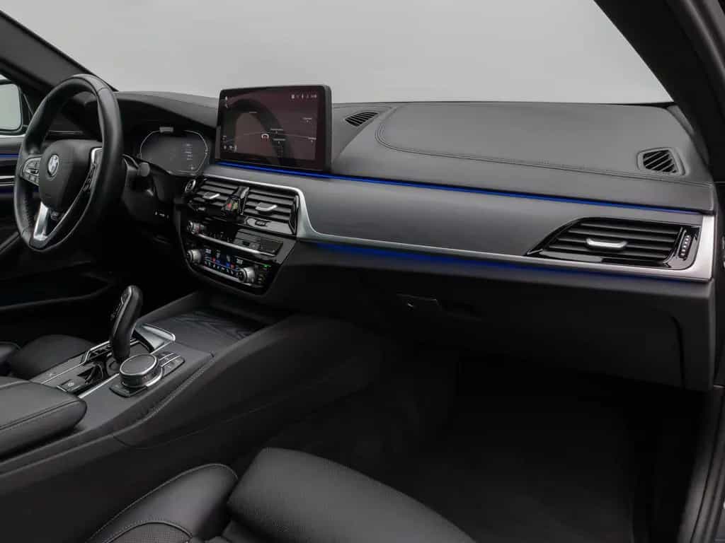 BMW 5 Series 540d xD LuxuryLine Panorama Laser Kamera HUD H/K 11/2022-photo-23